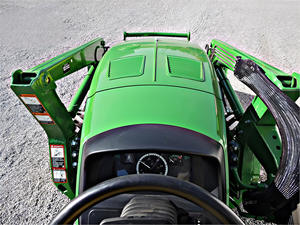 Tracteur utilitaire compact John Deere 4052M d'occasion de 2020 en bon état, de haute qualité et à prix avantageux à vendre - Product Image 3