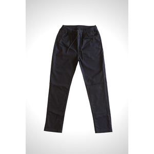 Pantaloni scuola in tessuto nero elastico in vita e gambe dritte