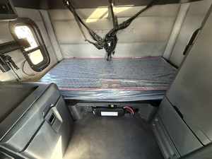 Camion semi-remorque d'occasion haut de gamme 2020 Cascadia 126 avec cabine couchette à toit surélevé, 455 CV, 12 vitesses, boîte automatique Dt12, exportation mondiale - Product Image 3