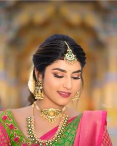 Exquisito Sari de seda suave Lichi con estilo Zari Work Bollywood para festivales, bodas, celebraciones especiales de Fashionharbor - Product Image 2