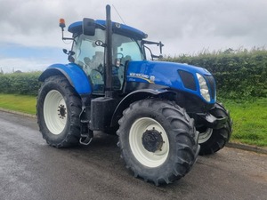 Tracteur agricole Offre Spéciale d'occasion neuf et tracteur Hollandd T7.235 à vendre - Product Image 3