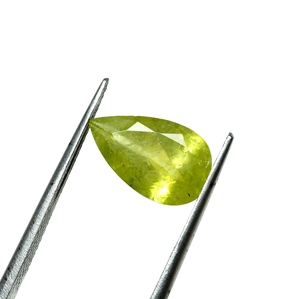 Natural Chrome Sphene Faceted Pear Shape Titanite Cut Gemstone Piedras preciosas sueltas - Product Image 3