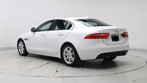 2018 J aguar XE Premium 25t AWD usado cuidadosamente - Product Image 2