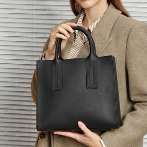 High Quality Women Fashion Genuine Leather stylish Shoulder Bag Wholesale 2025 Custom Color & logo OEM <b>Purses</b> <b>Girls</b> Crossbody - Product Image 2