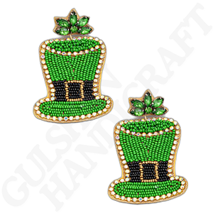Boucles d'oreilles perlées chapeau vert lutin artisanal perles de rocaille festives de la Saint-Patrick avec boucle en or boucles d'oreilles à la mode - Product Image 1