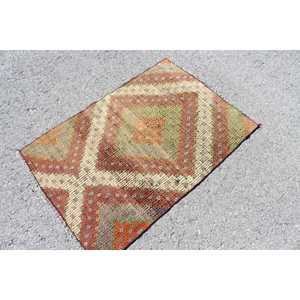 Alfombra Turca Vintage de 2.6x3.8 pies, Alfombra Pequeña, Alfombra de Lana Roja Kilim - Product Image 2