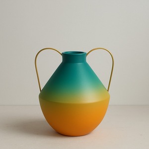 Vase à fleurs en métal fait main nordique - Design minimaliste de luxe pour Pâques et décoration intérieure - Product Image 1