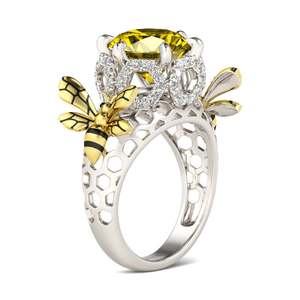 แหวนเงินแท้ทรงกลมลายรังผึ้งสองสี Jeulia - Product Image 2