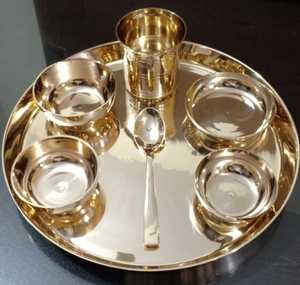 Venta caliente tradicional de 6 piezas Bhojan Thali Set Regular de acero inoxidable y bronce Plato de cena sólido Kansa Thali Vaso Postre - Product Image 4