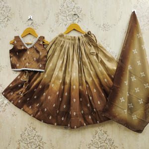 ชุดเลเฮนกาโชลีเด็กยาวคลุมพื้นผ้าโพลีเอสเตอร์พร้อมผ้าคลุมไหล่ ยี่ห้อโชรยัม แฟชั่น |   ชุดพิมพ์ลายดิจิทัลสีน้ำตาลกาแฟสำหรับเด็กผู้หญิง - Product Image 1