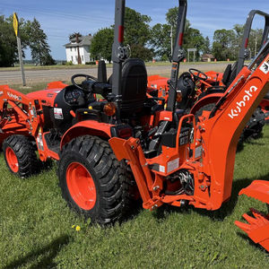 Tracteur agricole compact Kubota B2601 2024 - Tracteur 4x4 fiable avec moteur, pompe et systèmes de roulements - Product Image 1
