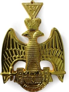 Joya Masónica del Rito Escocés de Grado 33 - Alas Descendidas, Joya Masónica Chapada en Oro - Product Image 6