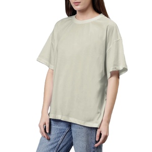 เสื้อยืดโอเวอร์ไซส์ผู้หญิง ผ้าฝ้ายคุณภาพสูง พิมพ์ลายดิจิตอล DTF สีพื้น โลโก้สั่งทำได้ ระบายอากาศดี สไตล์สตรีทแวร์ ใส่สบายสำหรับฤดูร้อน รับผลิตแบบ OEM - Product Image 1