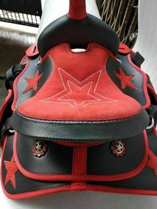 Selle de course de chevaux de style anglais en cuir synthétique de haute qualité faite à la main pour l'équitation confortable - Product Image 3