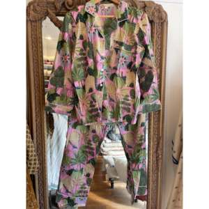 Pyjama en lin tissé rose Palace Garden avec élasthanne, respirant, imprimé uni personnalisé, manches longues, taille élastique avec cordon de serrage, ODM pour la famille - Product Image 5