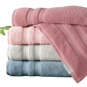 Toalla de Baño y Playa de Algodón Jacquard Teñido con Hilo, Diseño a Rayas Grandes, Suave, Absorbente y de Alta Calidad - Product Image 1