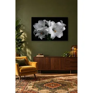 Impression sur toile de lys blancs Fida sur fond noir - Product Image 5