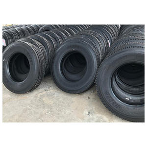 Pneus de camion usagés en stock, tailles variées disponibles pour véhicules lourds, vente en gros pour concessionnaires et revendeurs - Product Image 2