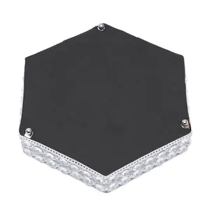 Bandeja de Metal de Diseño Estilo Americano, Hecha a Mano, Ecológica, con Acabado de Borde Premium, Aspecto de Tallado Real, Plateada y Brillante - Product Image 2