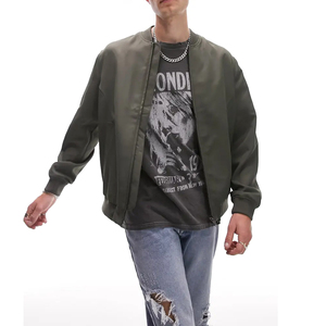 Venta al por mayor de chaqueta de bombardero de encargo de los hombres de manga larga de nuevo diseño de tela de poliéster impermeable de color sólido de talla grande bolsillo con botón - Product Image 6