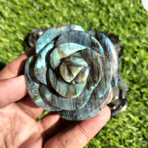 Cabujón de cristal tallado a mano exclusivo, flor de labradorita azul Natural Premium, flor de cristal para regalo - Product Image 2