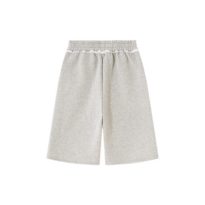 Shorts en molleton à bords bruts unisexes pour un confort décontracté - Product Image 2