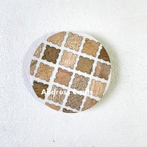 Posavasos Redondo de Madera y Resina con Acabado Color Piel de Jirafa, Calidad Única, Artículos de Cocina, Vajilla, Posavasos/Alfombrillas - Product Image 5