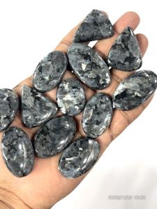 พลอยลาวาไคต์ธรรมชาติทรงหลวมแบบคาโบชอง รูปทรงและขนาดคละ ประมาณ 20 ถึง 30 มม. - Product Image 3