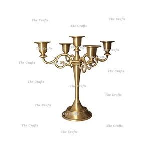 Candelabros de último diseño, candelabros de aluminio hechos a mano de color dorado para iluminación y decoración de bodas - Product Image 4