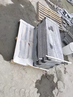 Escalier moderne en granit gris avec rainures antidérapantes Intérieur Extérieur Marches en pierre Finition de surface ciselée