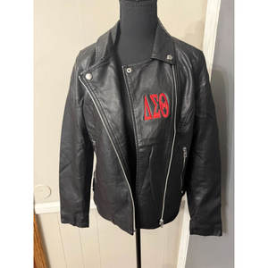 แจ็คเก็ตไบเกอร์หนัง PU สำหรับผู้หญิงปักลายด้านหน้า - Product Image 3