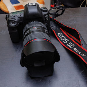 Cámara Réflex Digital E-EOS 5D Mark IV 2025 de Alta Calidad, Negra, con Lente 24-105mm F4L IS USM - Product Image 2