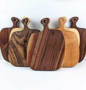 Juego de tabla de cortar de bambú orgánico a granel al por mayor con mango, utensilios de cocina de madera natural personalizados para cortar bloques - Product Image 1