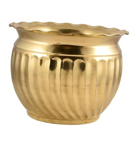 กระถางดอกไม้ทองเหลืองทรงกลมพร้อมที่จับสำหรับแต่งบ้านในร่มและกลางแจ้ง - Product Image 6