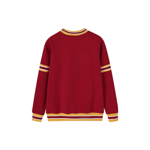 Tuskegee Crimson Winter Varsity Pocket Crewneck |   Pull en polaire unisexe avec patch brodé de l'année de fondation et bordure dorée - Product Image 2