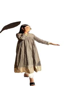 Fusion de mode: Style pakistanais Salwar Kameez - Fusion de styles traditionnels et modernes, créant une mode chic et élégante - Product Image 1