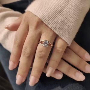 Anillo de Diamante Cultivado en Laboratorio, Diseño Delicado para Comodidad y Estilo, con Brillo y Atractivo Duraderos, de la India - Product Image 4