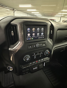 Chevrolet Silverado 2500 Custom Crew Cab Z71 4x4 d'occasion en excellent état - Modèle 2024 - Product Image 3