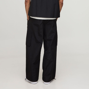 Vente en gros Pantalon surdimensionné personnalisé de haute qualité Pantalon ample en nylon à jambe large avec logo brodé personnalisé délavé pour hommes - Product Image 2