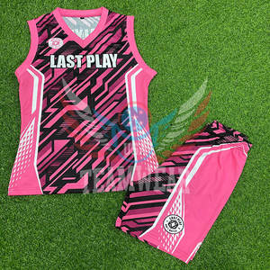 Conjunto de uniforme de baloncesto para mujer de gran oferta, pantalones cortos de malla de poliéster de diseño personalizado, estilo transpirable y clásico - Product Image 4