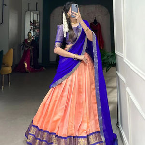 Meilleure qualité Zari tissage non cousu Flair Lehenga avec dentelle Georgette Dupatta et chemisier en toile pour femmes pour les fêtes - Product Image 1