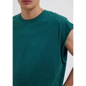 Camisetas deportivas OEM personalizadas de estilo urbano con borde sin rematar, corte holgado, cuello redondo, sin mangas, lisas, tipo muscle tee con corte. - Product Image 3