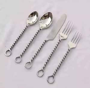 Ensemble de couverts en acier inoxydable de qualité supérieure, design royal moderne, écologique, poignée torsadée nickelée, compatible lave-vaisselle, sans BPA, pour les fêtes - Product Image 6