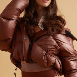 Chaqueta Acolchada de Alta Calidad para Mujer, Diseño Moderno, al por Mayor / Chaqueta Acolchada Extra Grande de Nailon Impermeable para Mujer, OEM - Product Image 4