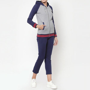 Premium Quality Women's Solid Color Tracksuit <b>Set</b> Customized Logo Printing Lightweight Breathable Women Tracksuit - Product Image 4