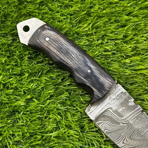 Cuchillo de caza Skinner de supervivencia de acero de Damasco con mango de madera para exteriores y herramientas - Product Image 2