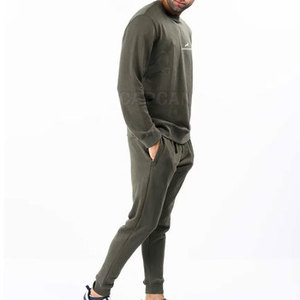 Último diseño de chándal para hombre con estampado de soplo Regular Fit XL Tamaño Logotipo personalizado Características gruesas y lisas Solo usadas - Product Image 3