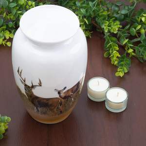 Urne funéraire de pâturage de cerf peinte à la main | Urne commémorative adulte de cendres humaines, enterrement, urnes funéraires (grande urne adulte) - Product Image 6