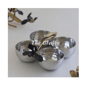 Ensemble de deux bols décoratifs classiques en fer martelé, écologiques, de forme ronde, pour collations et chocolat, à prix raisonnable - Product Image 5