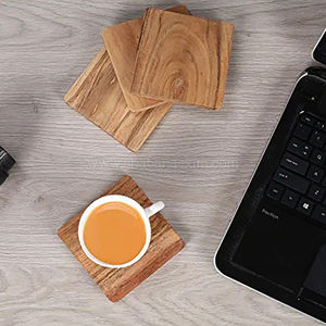 Ensemble de sous-verres en bois durables faits à la main Article cadeau Support en bois carré décoratif Dessous de verre en bois d'écorce de manguier naturel fait à la main - Product Image 3